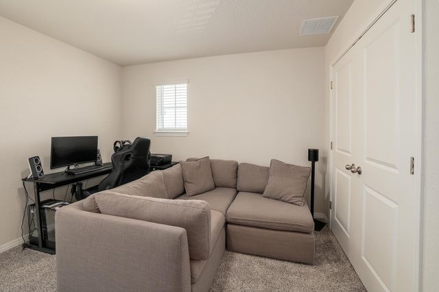 208 Wild Spur LN, Liberty Hill, TX 78642