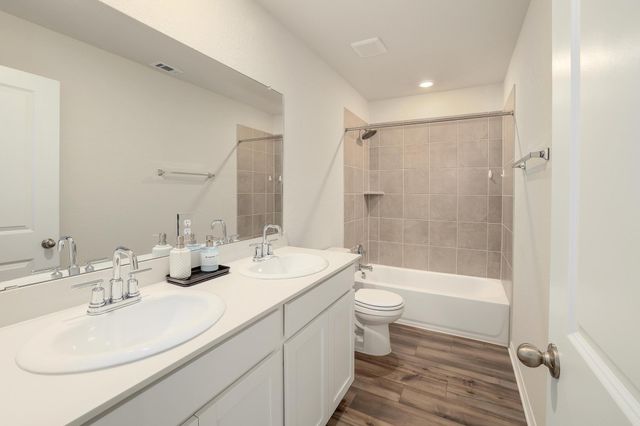 208 Wild Spur LN, Liberty Hill, TX 78642