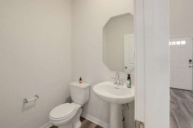 208 Wild Spur LN, Liberty Hill, TX 78642