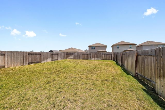 208 Wild Spur LN, Liberty Hill, TX 78642