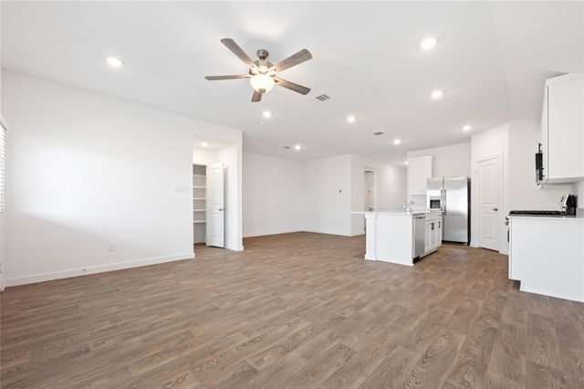 10730 Dogwood Sky Drive, Beasley, TX 77417