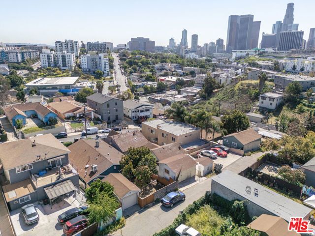 221 Lake Shore Terrace, Los Angeles, CA 90026
