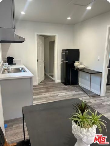 221 Lake Shore Terrace, Los Angeles, CA 90026