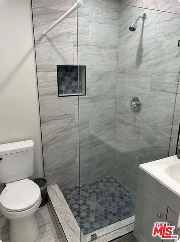 221 Lake Shore Terrace, Los Angeles, CA 90026
