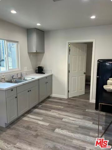 221 Lake Shore Terrace, Los Angeles, CA 90026