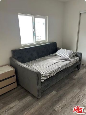 221 Lake Shore Terrace, Los Angeles, CA 90026