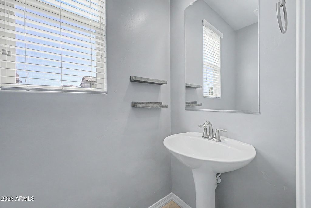 Image 11 of property listing at 31730 N 24TH Drive, Phoenix, AZ 85085