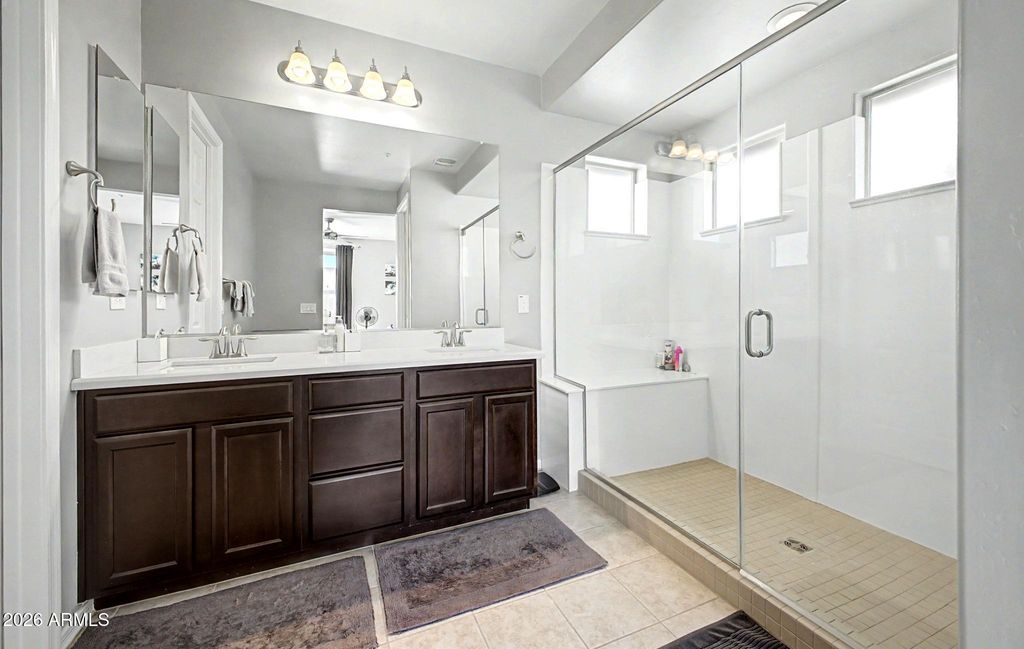 Image 13 of property listing at 31730 N 24TH Drive, Phoenix, AZ 85085
