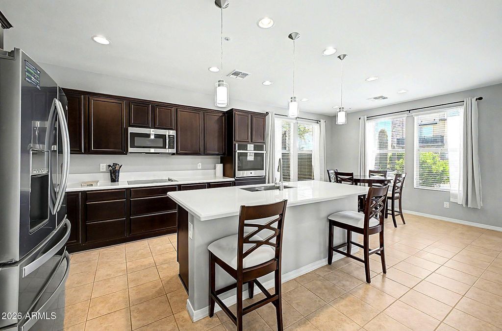 Image 5 of property listing at 31730 N 24TH Drive, Phoenix, AZ 85085