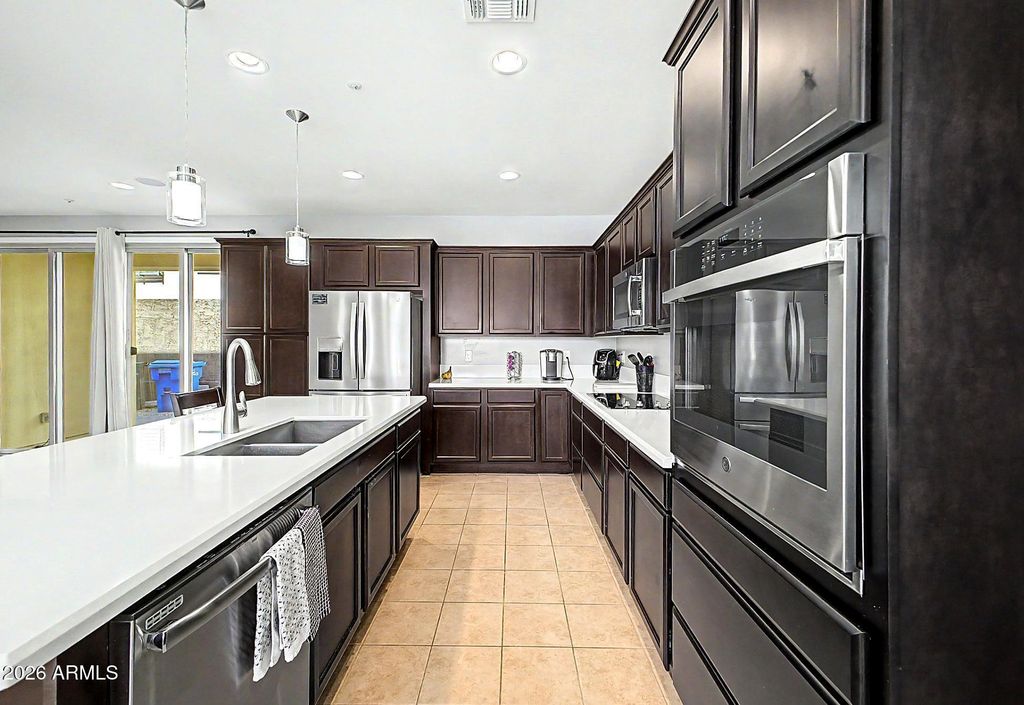 Image 6 of property listing at 31730 N 24TH Drive, Phoenix, AZ 85085