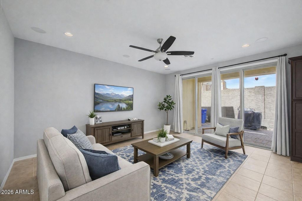 Image 8 of property listing at 31730 N 24TH Drive, Phoenix, AZ 85085