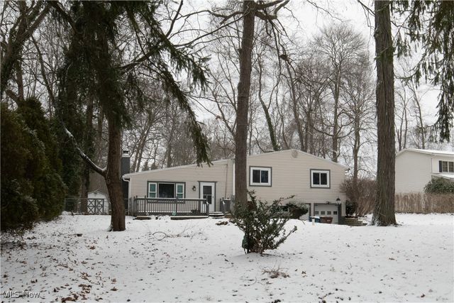 427 Catalina Drive, New Franklin, OH 44319