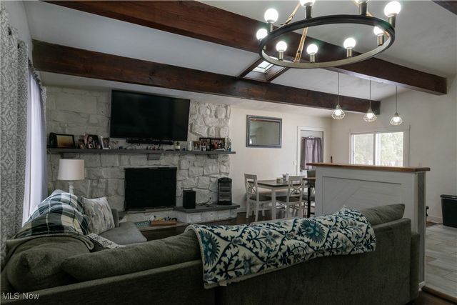 427 Catalina Drive, New Franklin, OH 44319