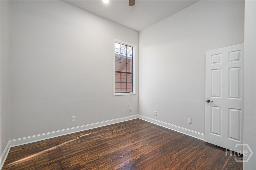 Image 11 of property listing at 1105-1107 E 32nd Street, Savannah, GA 31404