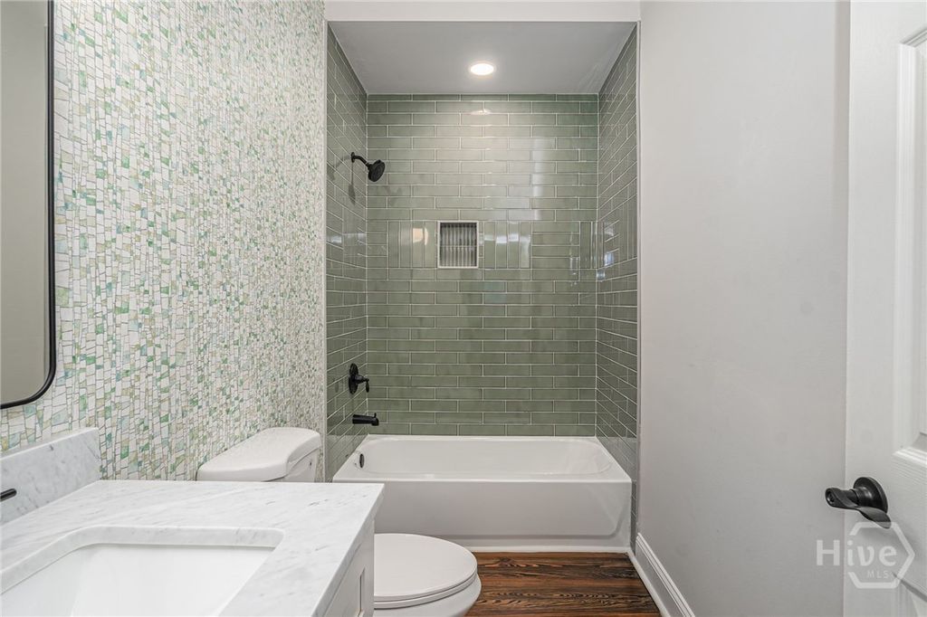 Image 13 of property listing at 1105-1107 E 32nd Street, Savannah, GA 31404