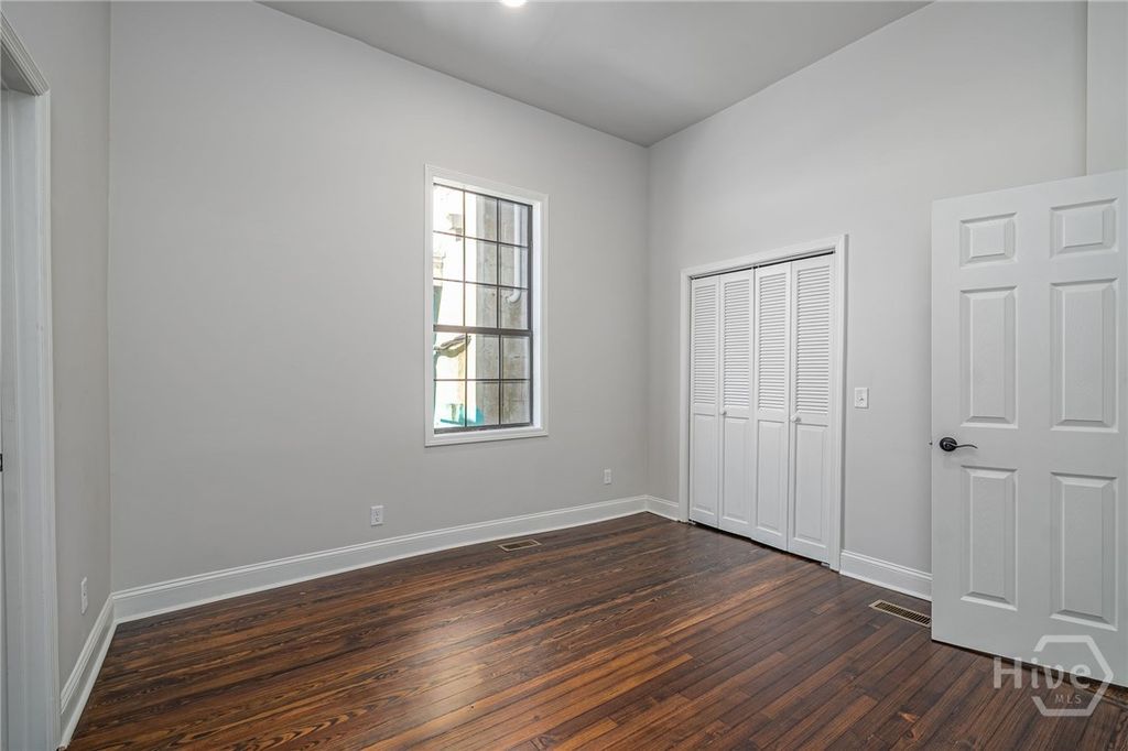 Image 16 of property listing at 1105-1107 E 32nd Street, Savannah, GA 31404