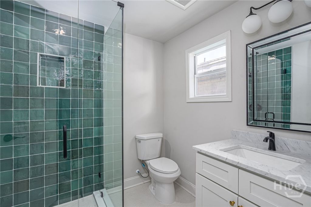 Image 17 of property listing at 1105-1107 E 32nd Street, Savannah, GA 31404