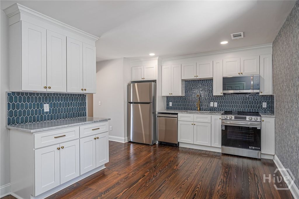 Image 21 of property listing at 1105-1107 E 32nd Street, Savannah, GA 31404