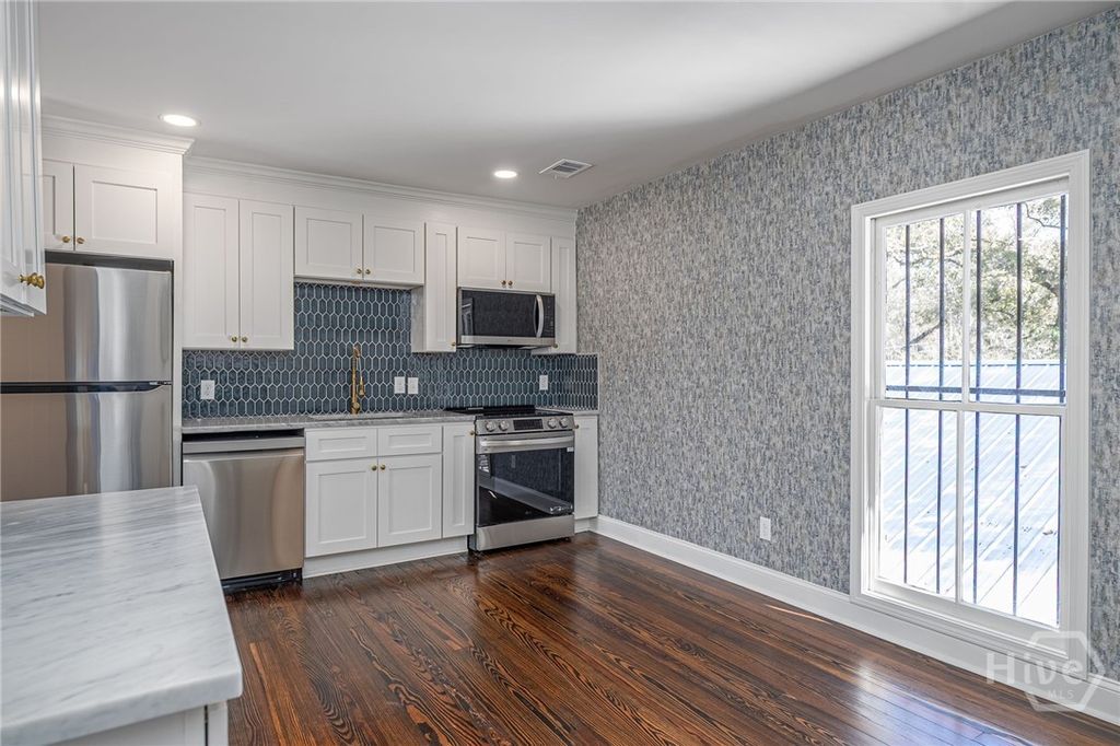 Image 22 of property listing at 1105-1107 E 32nd Street, Savannah, GA 31404