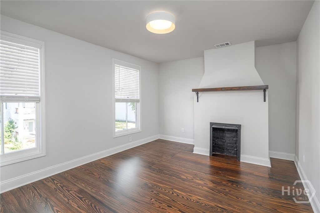 Image 23 of property listing at 1105-1107 E 32nd Street, Savannah, GA 31404