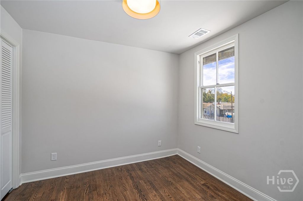 Image 24 of property listing at 1105-1107 E 32nd Street, Savannah, GA 31404