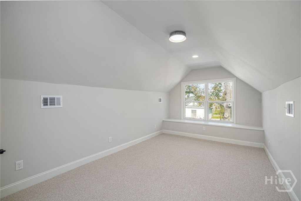 Image 28 of property listing at 1105-1107 E 32nd Street, Savannah, GA 31404