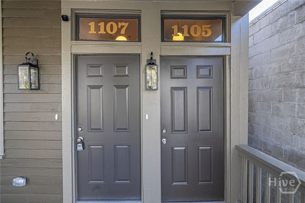 Image 4 of property listing at 1105-1107 E 32nd Street, Savannah, GA 31404