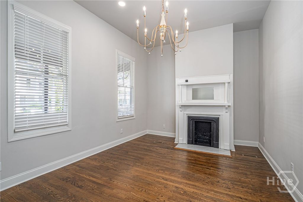 Image 7 of property listing at 1105-1107 E 32nd Street, Savannah, GA 31404