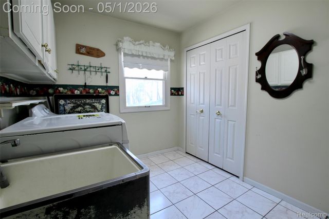 2757 N Tipsico Lake Road, Hartland Township, MI 48353