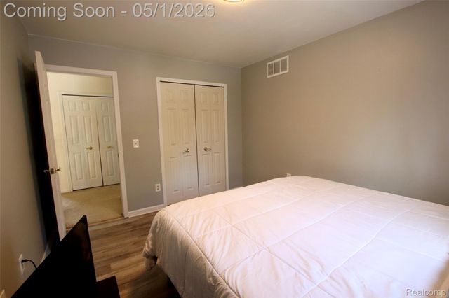 2757 N Tipsico Lake Road, Hartland Township, MI 48353