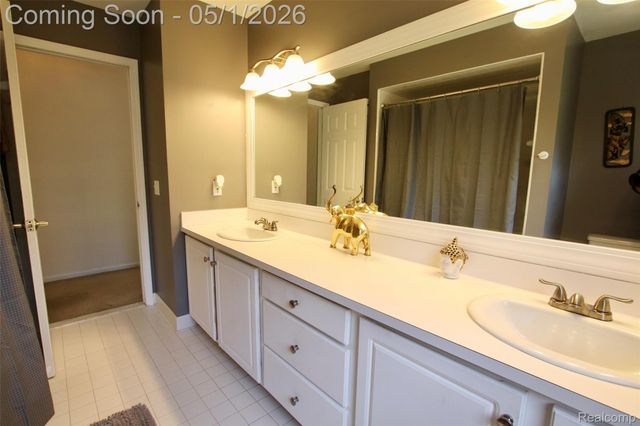 2757 N Tipsico Lake Road, Hartland Township, MI 48353