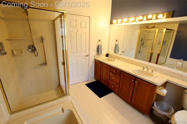 2757 N Tipsico Lake Road, Hartland Township, MI 48353
