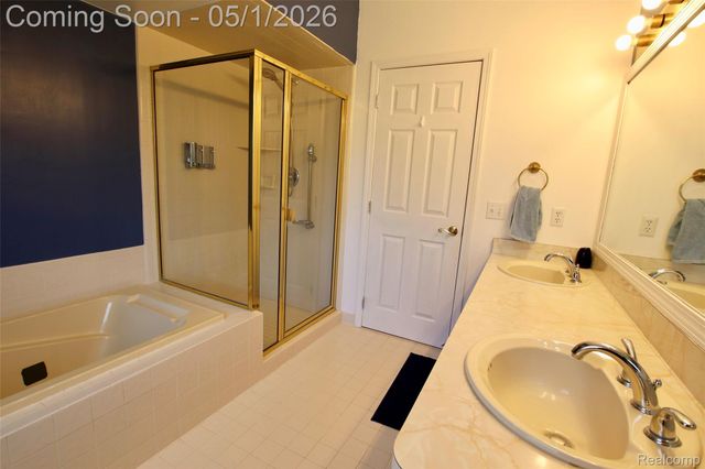 2757 N Tipsico Lake Road, Hartland Township, MI 48353