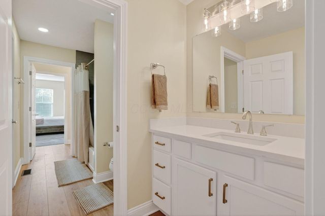 3832 Emmons Avenue, Columbus, OH 43219