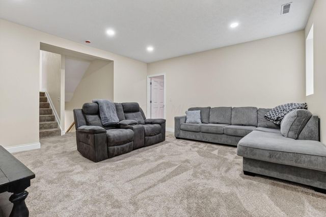 3832 Emmons Avenue, Columbus, OH 43219