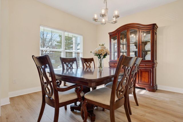 3832 Emmons Avenue, Columbus, OH 43219