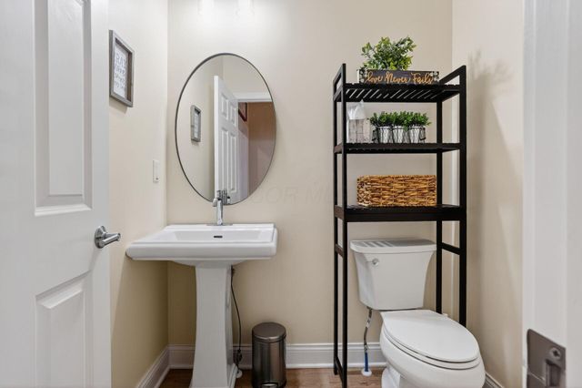 3832 Emmons Avenue, Columbus, OH 43219