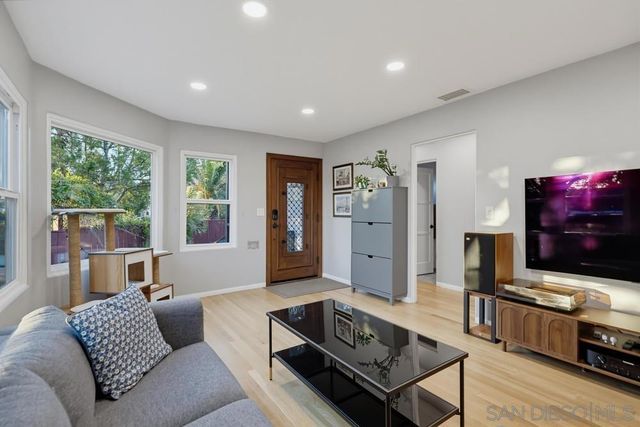 3381 N Mountain View, San Diego, CA 92116