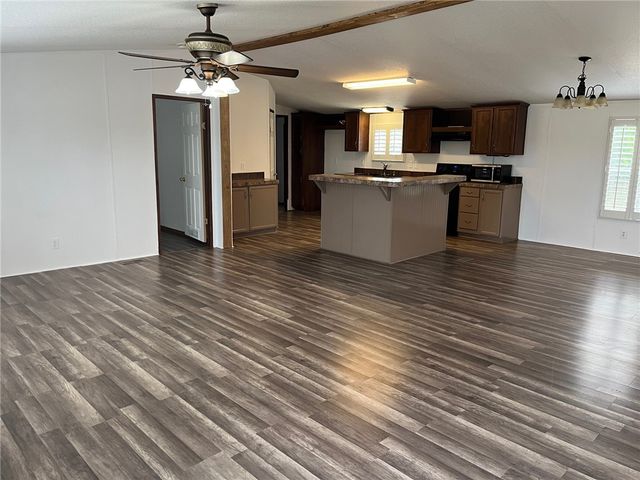695 S Vista, Sandia, TX 78383