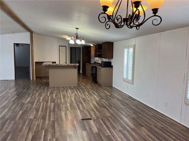 695 S Vista, Sandia, TX 78383