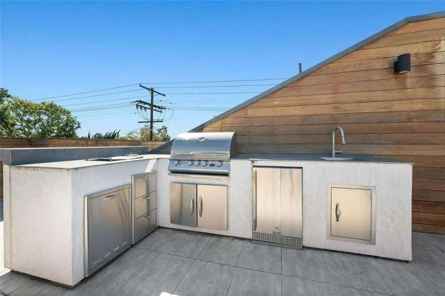 801 N Kilkea Drive, Los Angeles, CA 90046