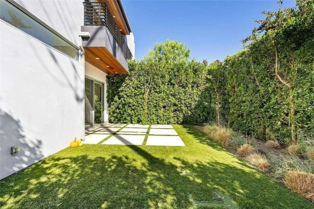 801 N Kilkea Drive, Los Angeles, CA 90046