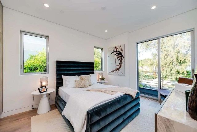 801 N Kilkea Drive, Los Angeles, CA 90046