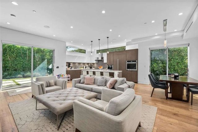 801 N Kilkea Drive, Los Angeles, CA 90046
