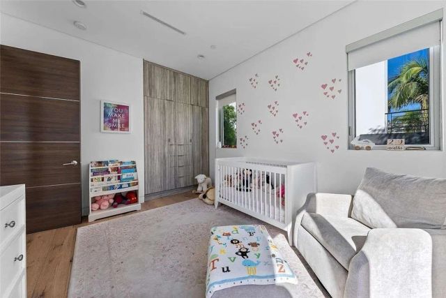 801 N Kilkea Drive, Los Angeles, CA 90046