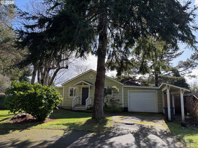 770 9TH St Se, Bandon, OR 97411