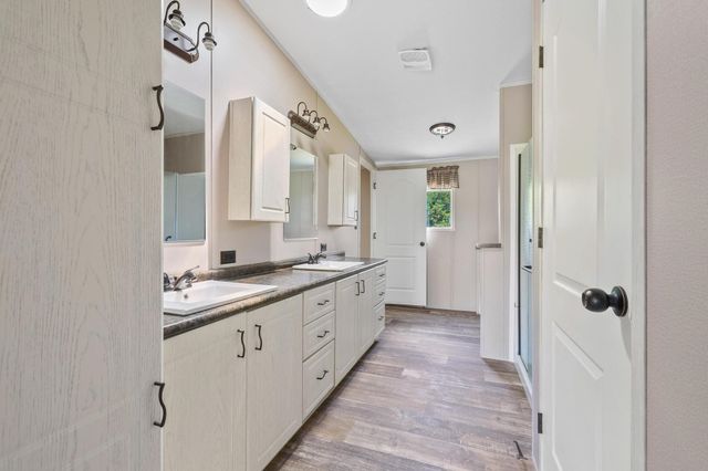 225 Hemby Way, Bonham, TX 75418