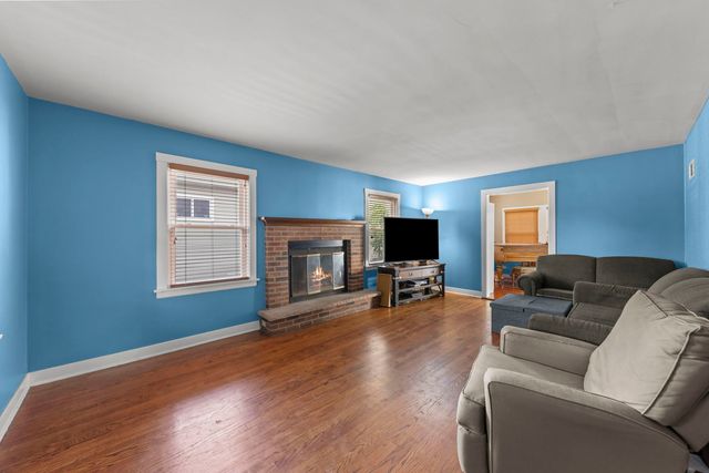 1217 Degener Avenue, Elmhurst, IL 60126