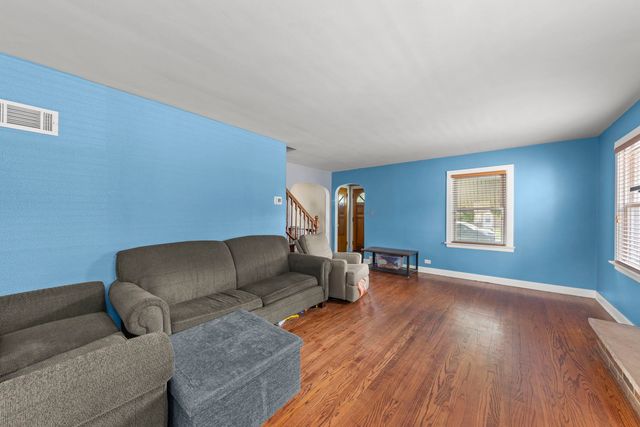 1217 Degener Avenue, Elmhurst, IL 60126