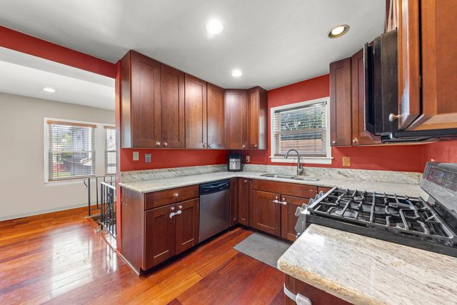 1217 Degener Avenue, Elmhurst, IL 60126